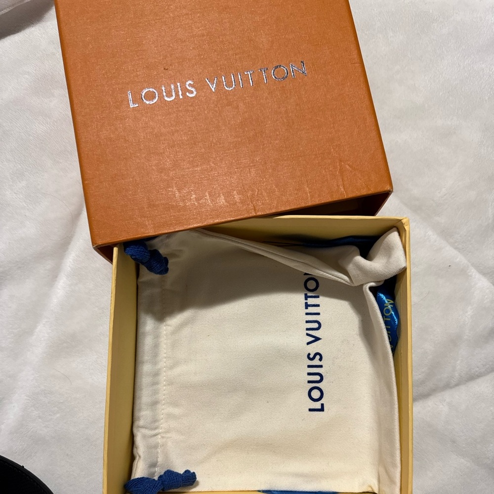 Signature Louis Vuitton reversible Belt. preowned. 100cm - Picture 2 of 8